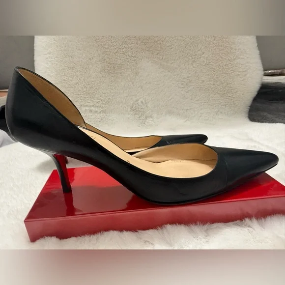 Christian Louboutin Black Pointed-Toe Iriza leather Pumps - Picture 2 of 12
